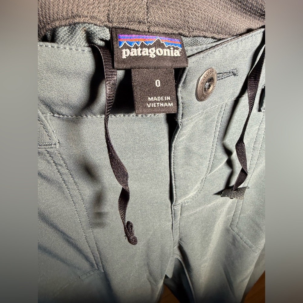 NWOT Patagonia Sidesend Trail Hiking Pants - Sage Green - Size 0 - Picture 3 of 5